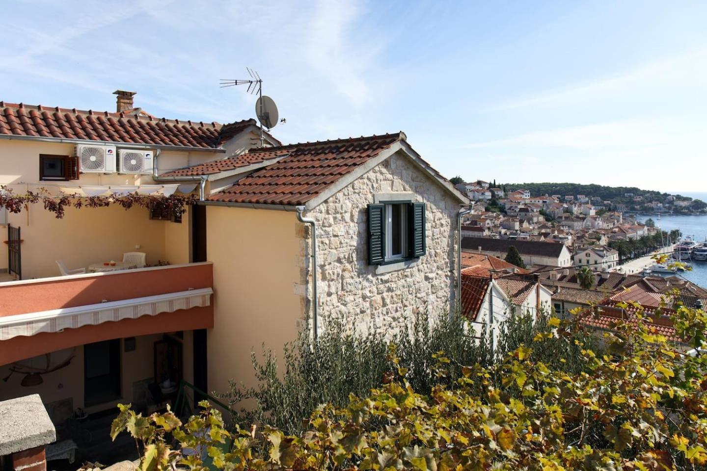 Orange Eni Appartamento Hvar Town