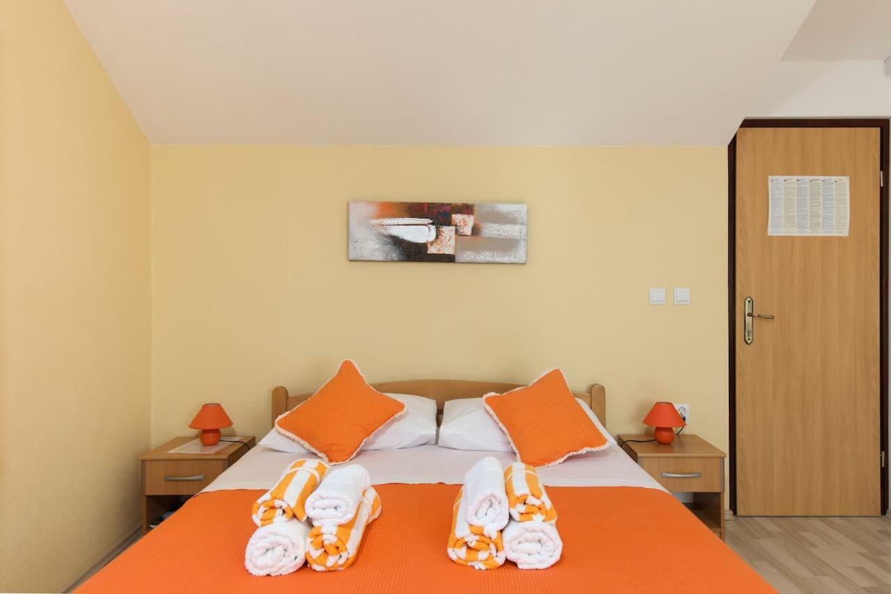 Orange Eni Appartamento Hvar Town
